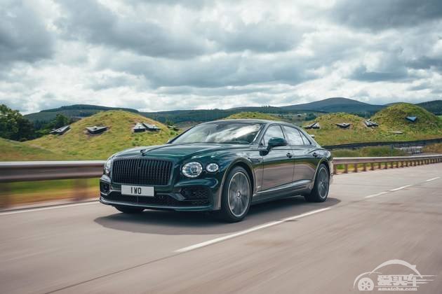 宾利飞驰插电混动版车型全球首发，百公里加速仅4.3秒