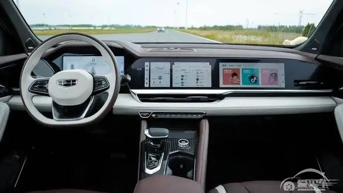 吉利星越L 13.72万元起 沃尔沃同源发动机 还买什么长安UNI-K