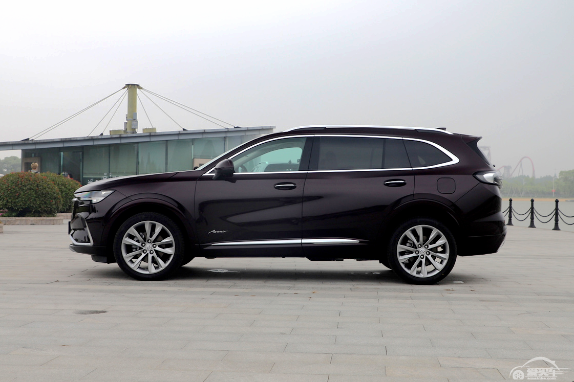 入门级配置很强大，昂科威Plus购车手册来了，最值得选的是这款