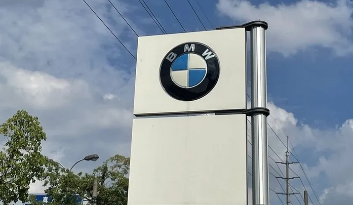 优惠12万元，宝马iX3价格“骨折”也只卖出Model