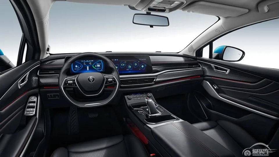 亮点是双电机，打上过气雷诺的名号，雷诺江铃羿就能卖好？