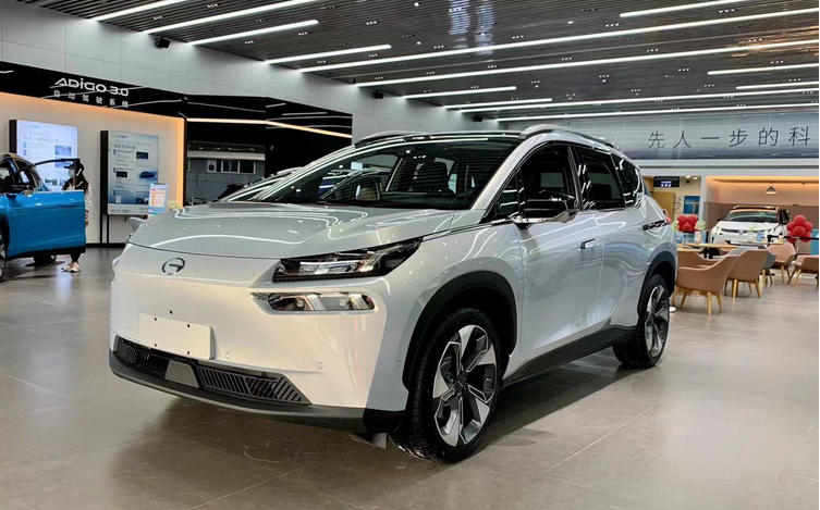  聪明的买车人丨新车快评：AION V PLUS、宋PLUS DM-i AWD、新雅阁 