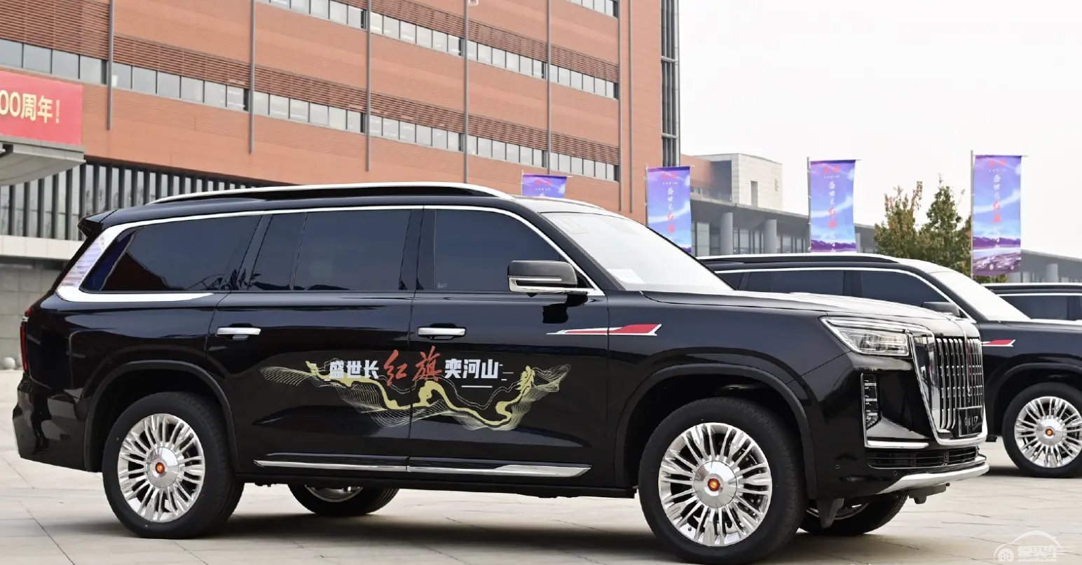 气场丝毫不逊色库里南，红旗LS7实车图片曝光，或将搭配V8动力