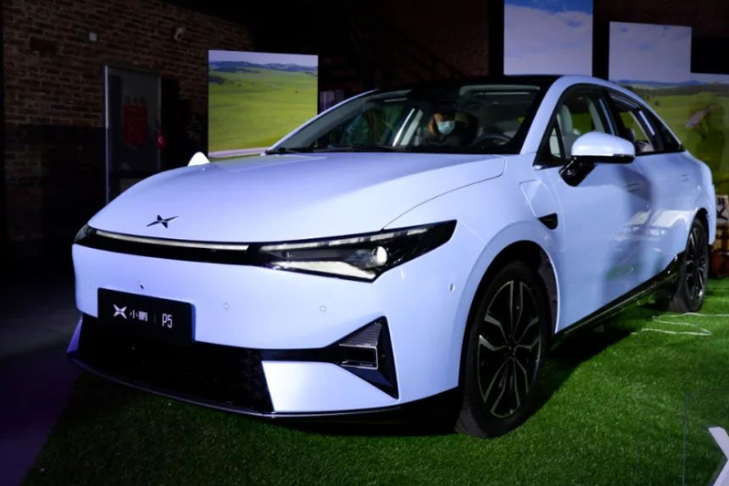 造车新势力10月交付量：小鹏再度破万辆，蔚来竟