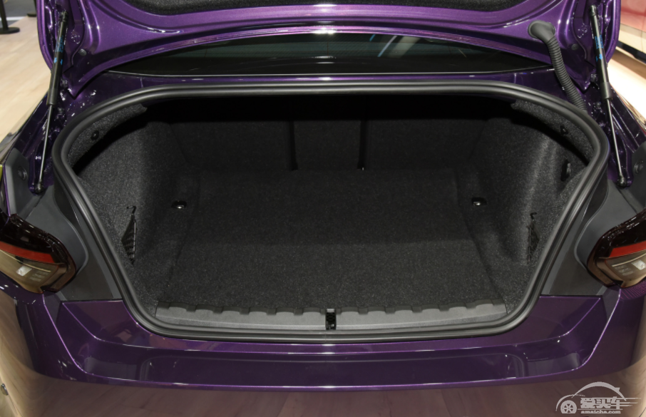 新款宝马2系Coupe售价29.98万元，注定成为小众车型？