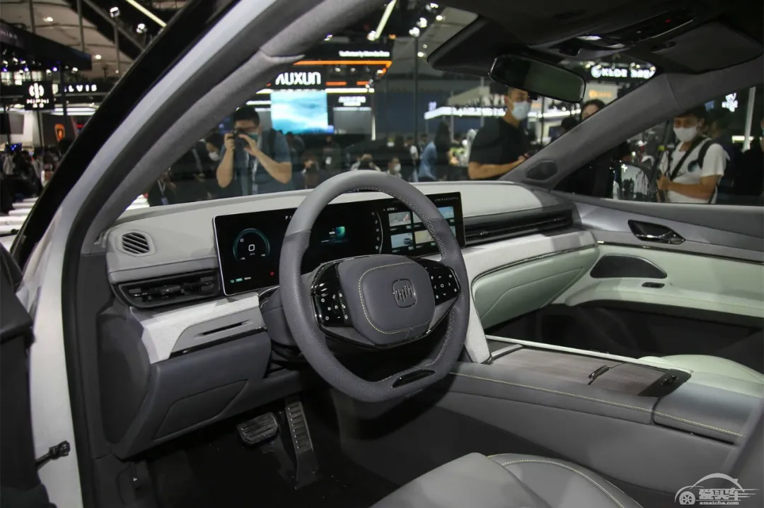 2021广州车展|自主品牌狂推新车，机甲龙、小鹏G9谁更火？