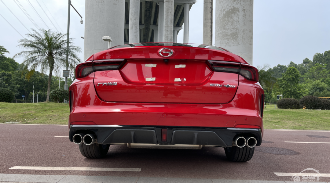 都要崩思域！影豹对比UNI-V，谁才是年轻人的第一辆轿跑？