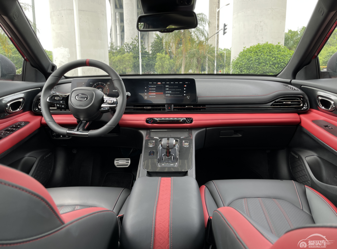 都要崩思域！影豹对比UNI-V，谁才是年轻人的第一辆轿跑？