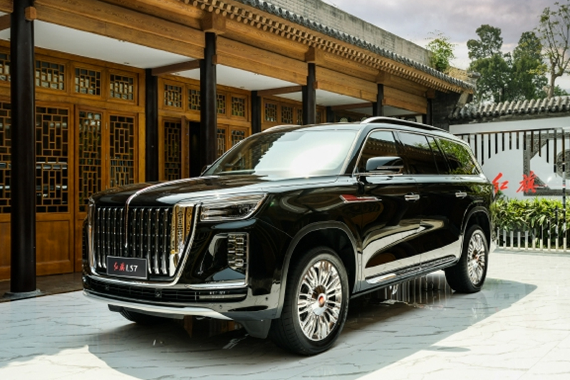 红旗LS7实车正式亮相 定位品牌旗舰SUV