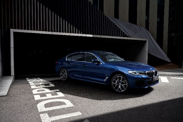 50年积淀与发展，成就象征“常青”的新BMW 5系