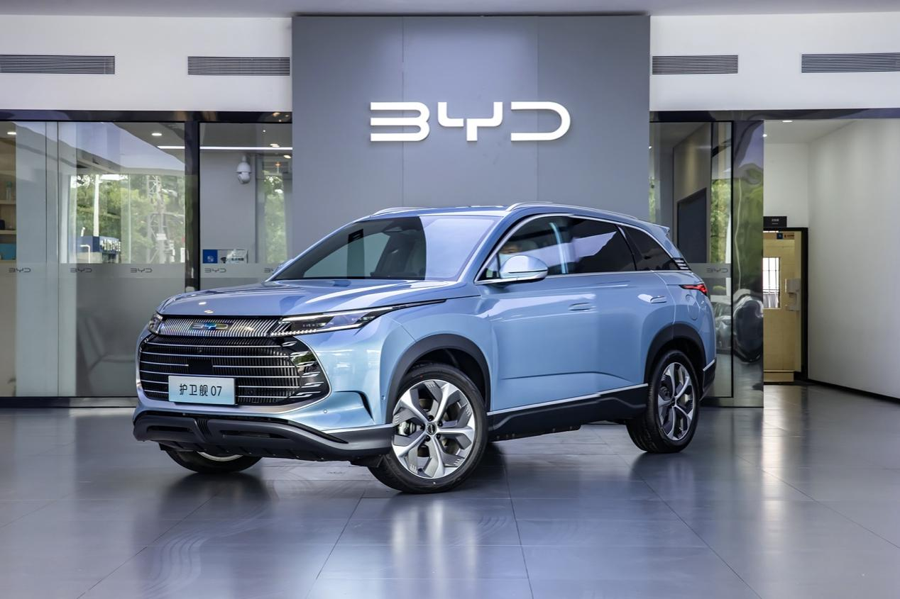  比亚迪海洋网全新大五座超混SUV护卫舰07实车已