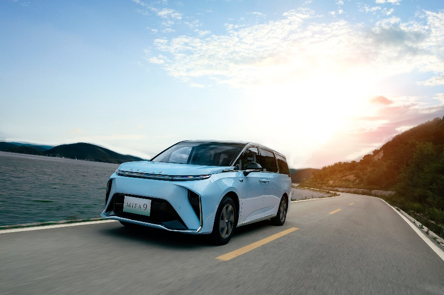 最强放电MPV！上汽大通MAXUS MIFA 9新增V2L车外放电