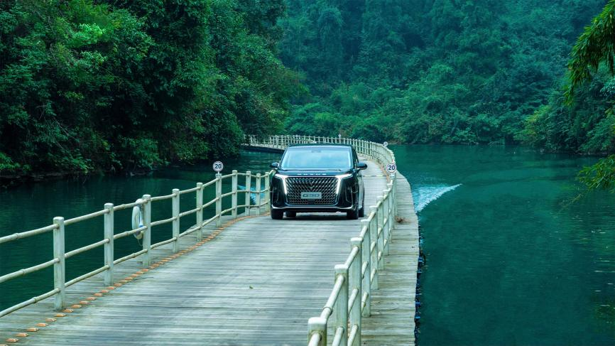 如何get高品质明星同款保姆车？《声生不息·宝岛