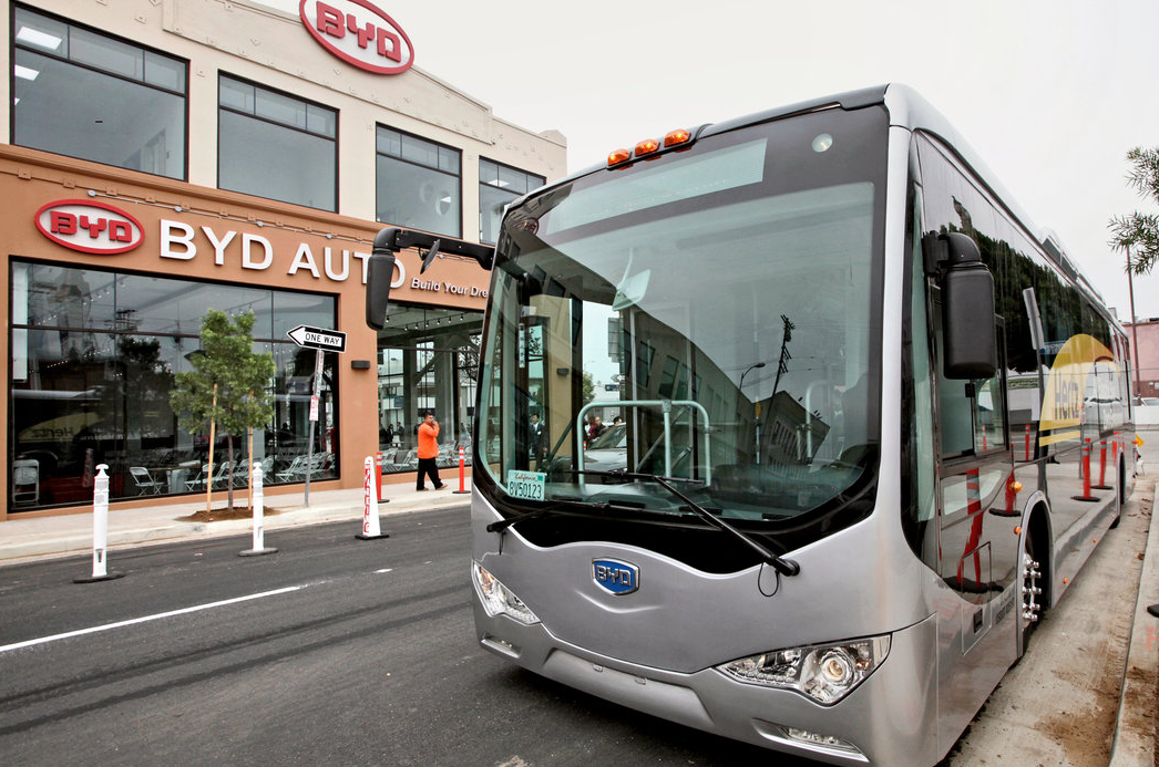 行业丨跨国车企加码投资中国，印度被迫向比亚