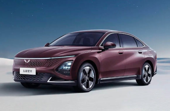 启源A05、五菱星光等，多款插混家轿降价，最低