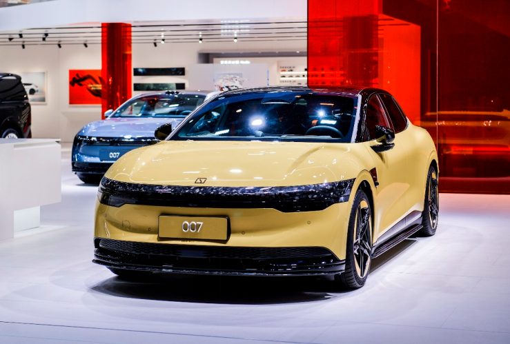 极氪全系车型亮相北京车展 浩瀚-M架构全球首发