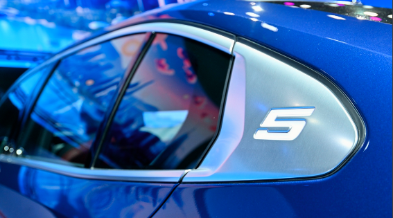 热点丨90后成宝马5系购车主力？降价不是豪华品