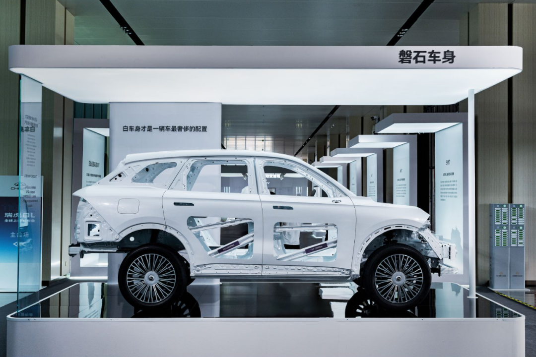 新车｜奇瑞瑞虎家族年销20万+的爆款秘密，一次次靠自己的“直道超车”