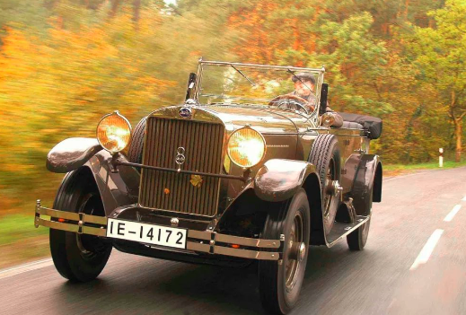 品牌丨百年奥迪的故事，远不止“四个圈”