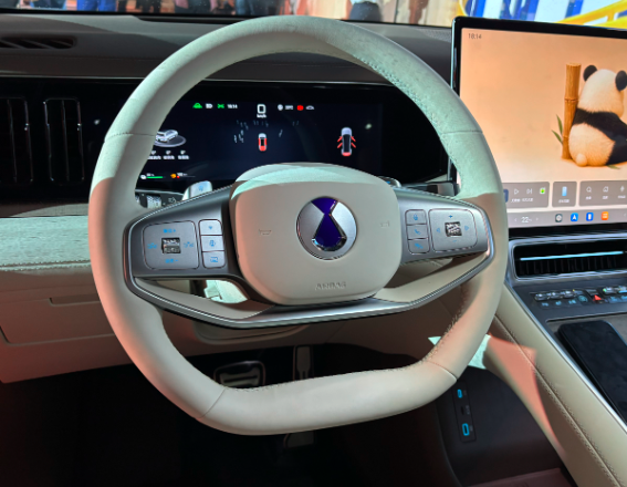 起售价不到30万，大六座SUV实力派，腾势N8L开撕问