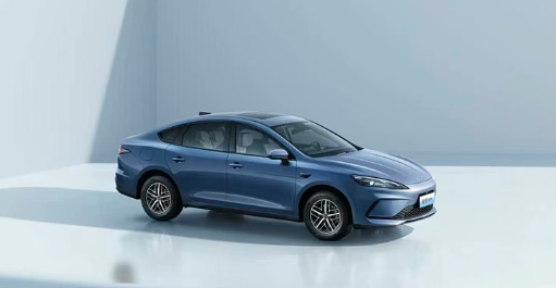 行业丨打到10万以内！比亚迪“大电池插混”引发