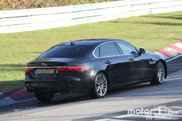 或4月北京车展发布 曝捷豹XFL国内谍照