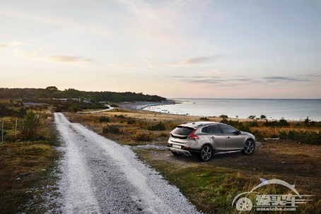 沃尔沃2017款V40和V40 Cross Country越界车 深港澳车展闪耀上市