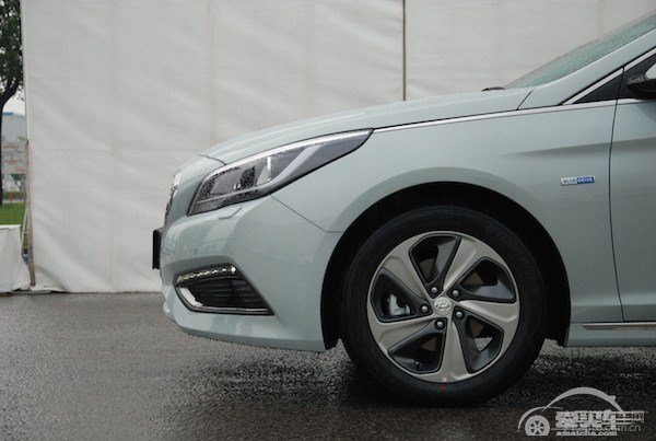 索纳塔混动版/名图1.6T上市 16.98万起