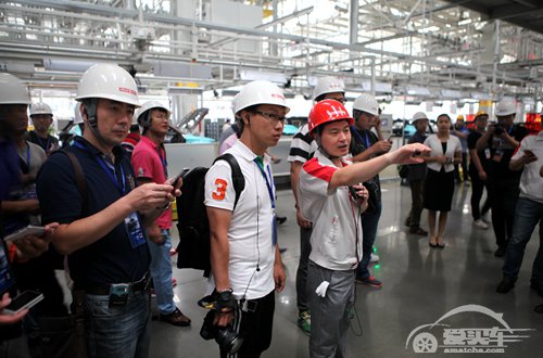 100%自动化率焊装车间 2000多项严苛检验标准