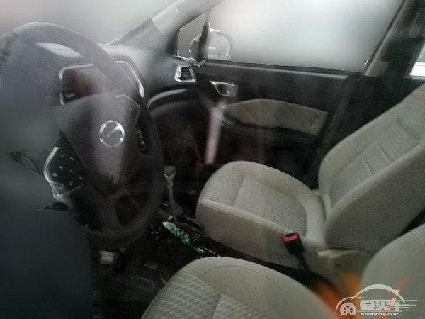 传祺全新SUV内饰谍照 MT和AT车型可选