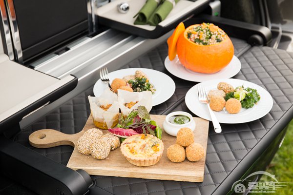 宾利Mulliner推出定制野餐篮,打造极致奢华时令美食盛宴