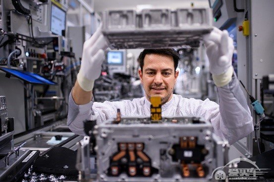 大陆集团全新电力模块与电动汽车完美融合，尽享非凡驾驶体验