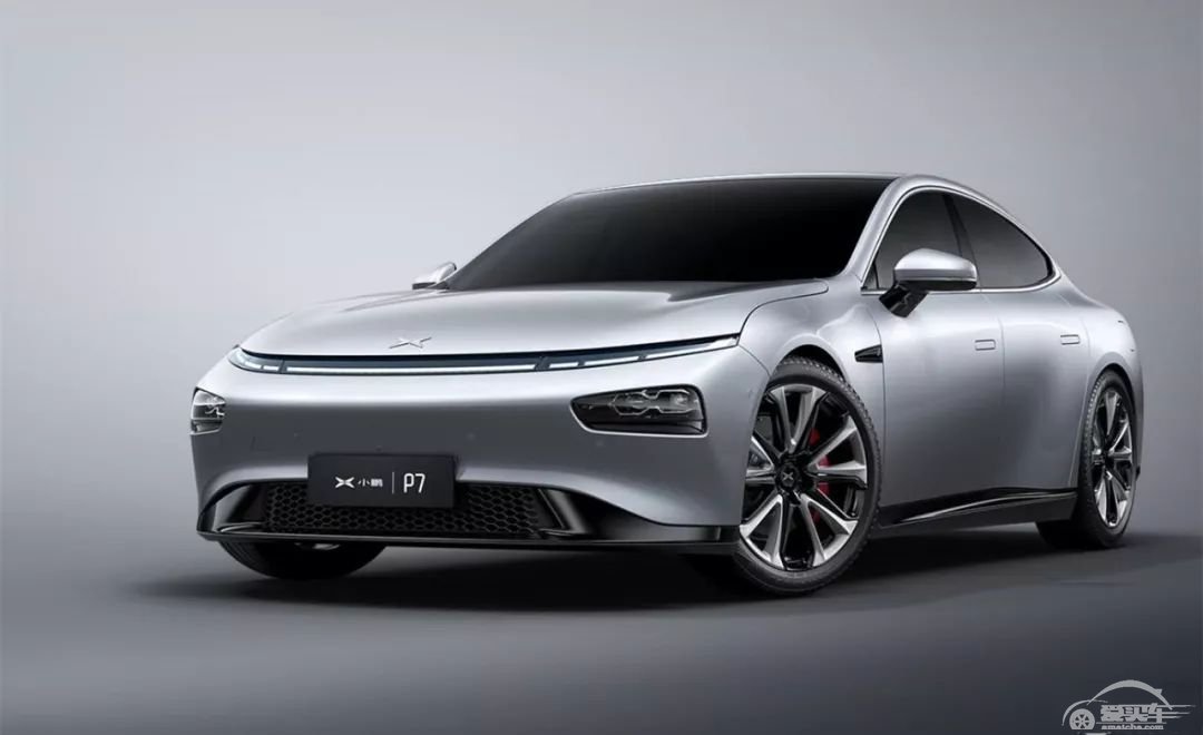 国产Model 3降至30万以下，谁在“挨打”？谁在笑？