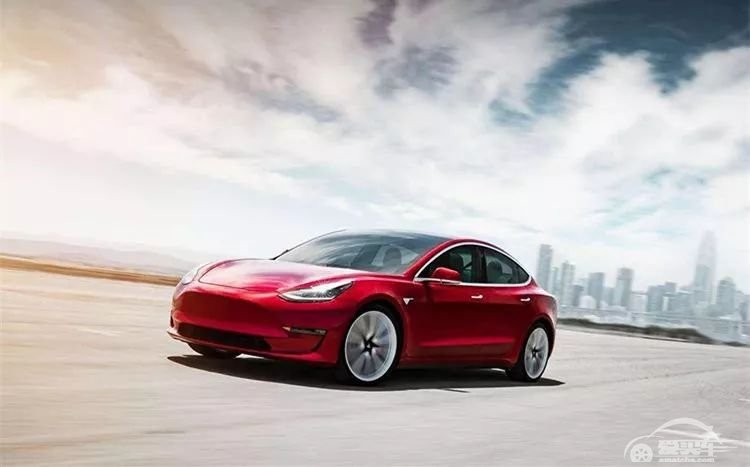 国产Model 3降至30万以下，谁在“挨打”？谁在笑？