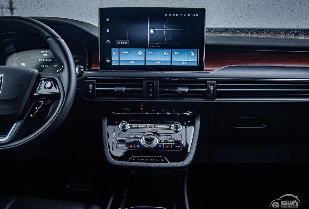 用满满诚意挑战标杆！林肯冒险家和宝马X1到底选谁更好？