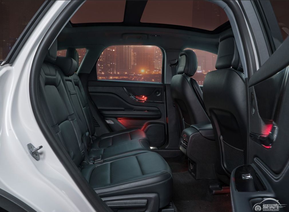 用满满诚意挑战标杆！林肯冒险家和宝马X1到底选谁更好？