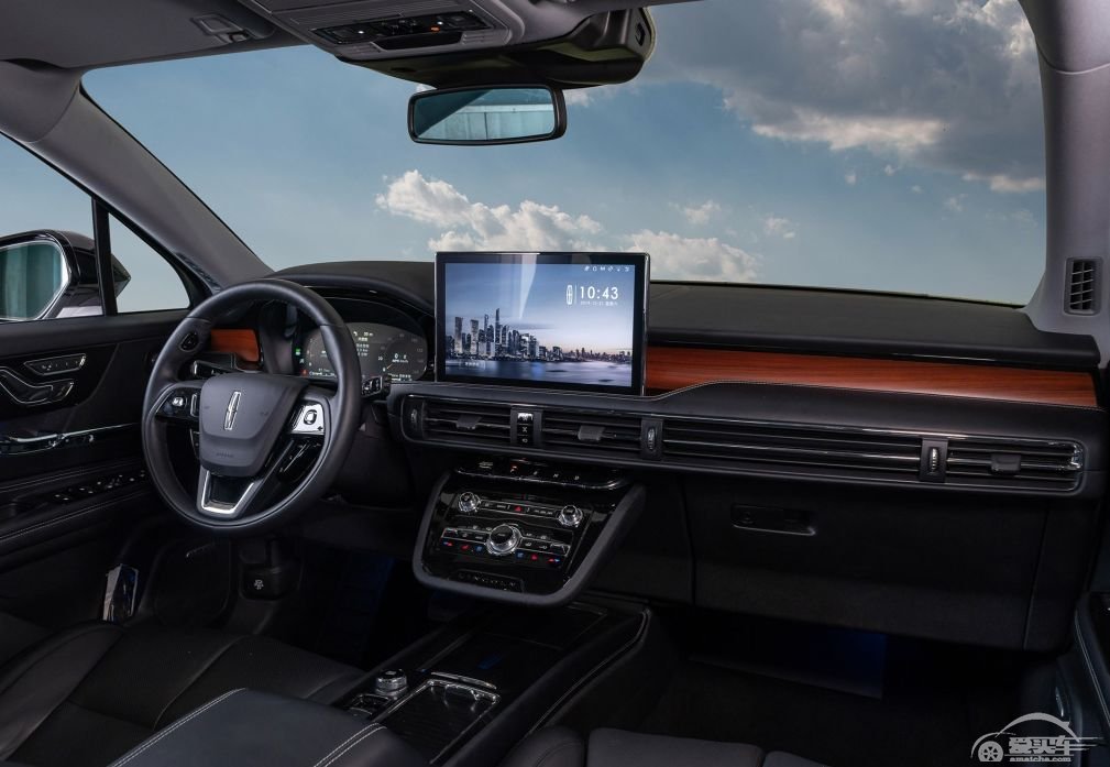 用满满诚意挑战标杆！林肯冒险家和宝马X1到底选谁更好？