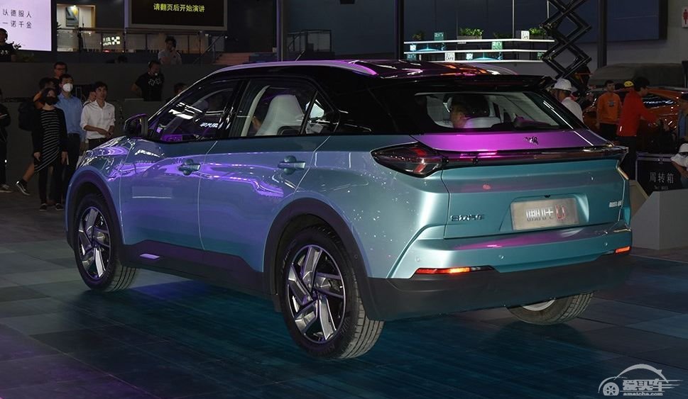 宋 经典版、捷达VS7、哪吒U来袭，谁才是SUV市场的实力选手？
