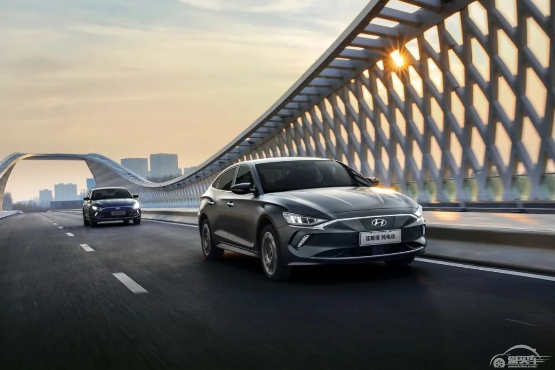 续航都超400km，都是合资品质，菲斯塔纯电动和畅巡怎么选？