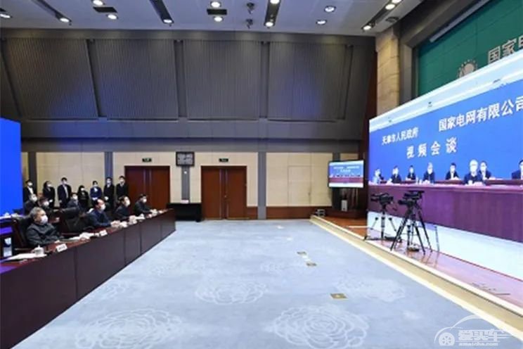 刚被纳入“新基建”就加速建造，电动汽车的续航焦虑要消失了？