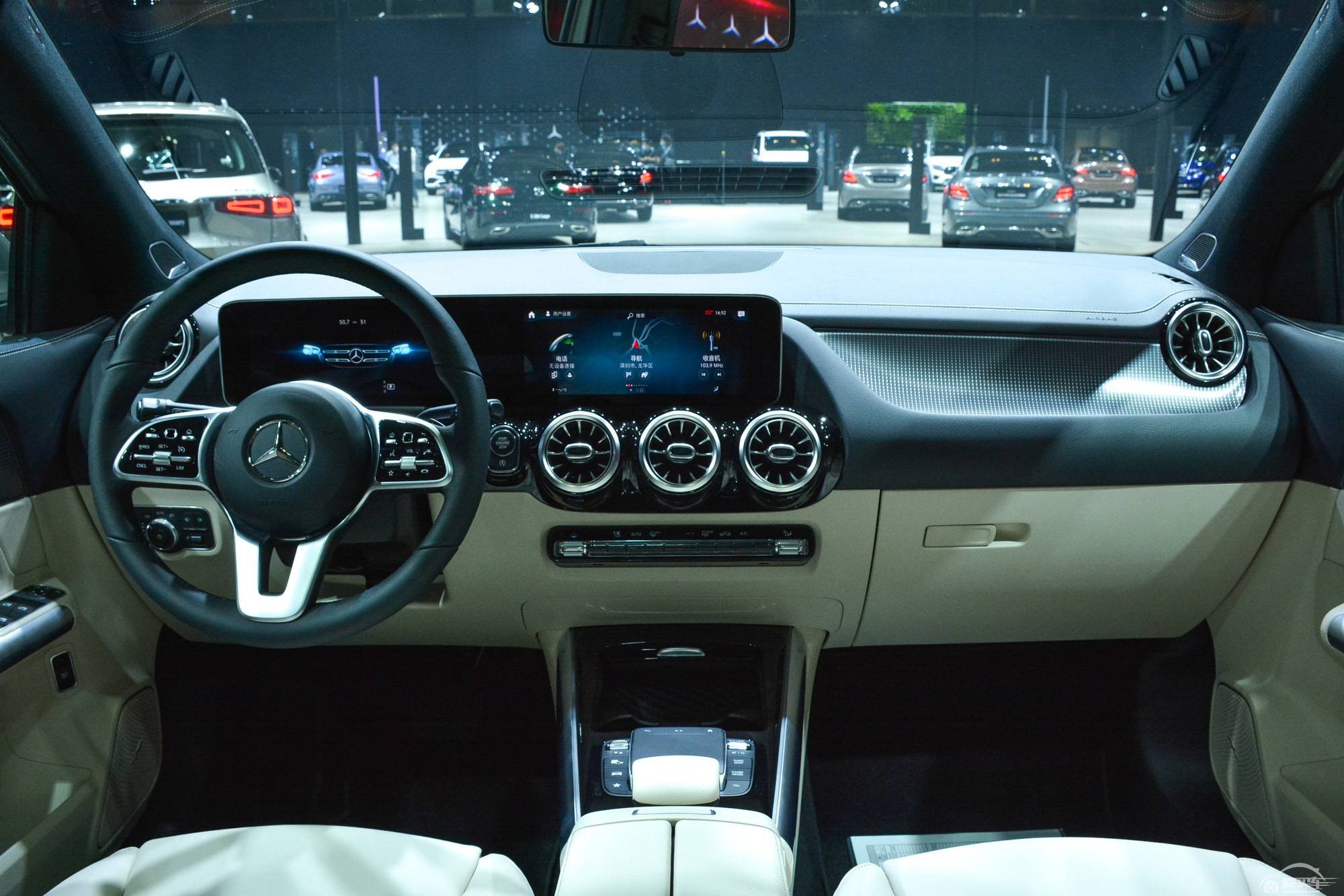 奔驰GLA终于变成了一辆“正经”的紧凑型SUV！