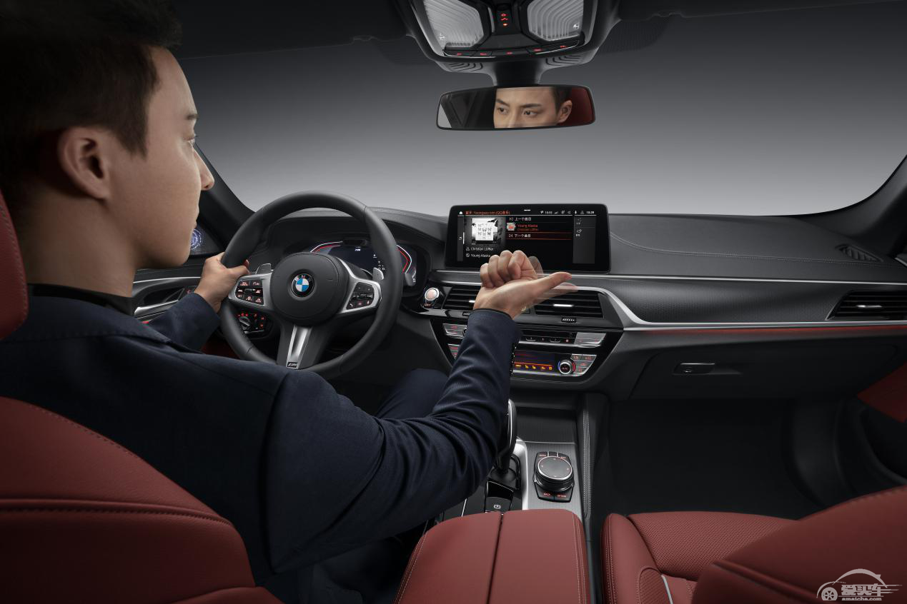 智能领域再升级，新奔驰E级如何面对新宝马5系？