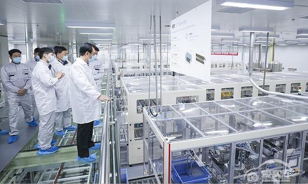 两天视察2个研究院，审查新车内饰，许家印揭造车谜底