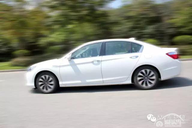 轱辘试驾|一箱油跑1500公里？！什么车这么屌？ 