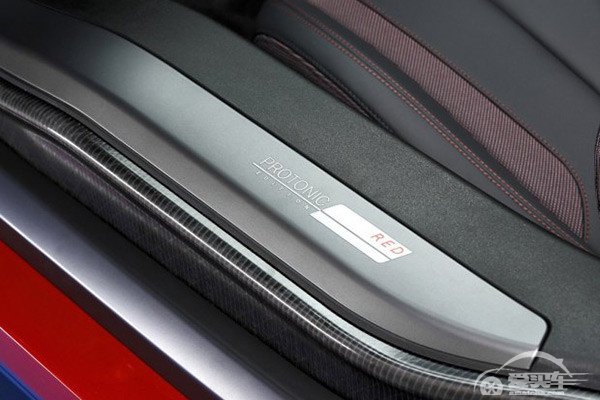 宝马i8 Protonic Red Edition
