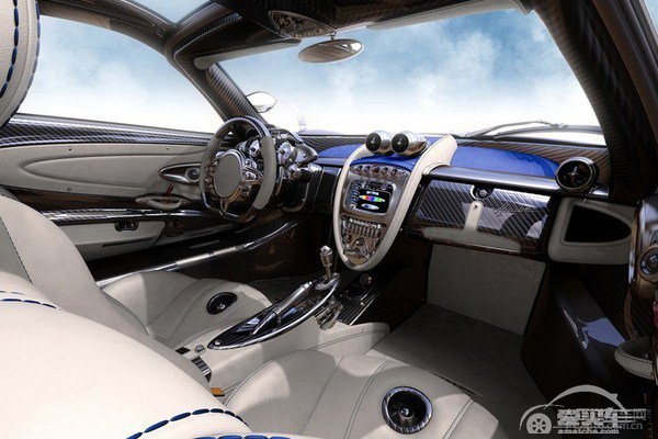 全球唯独一辆 蓝色尤物帕加尼Huayra Pearl