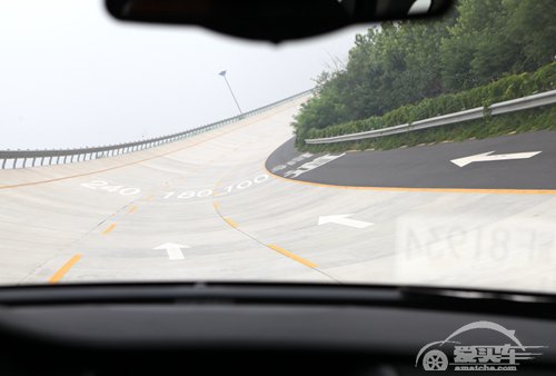 100%自动化率焊装车间 2000多项严苛检验标准