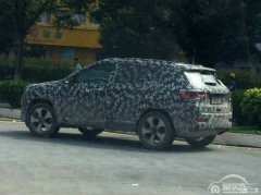  新款国产SUV？Jeep全新SUV低伪装谍照 