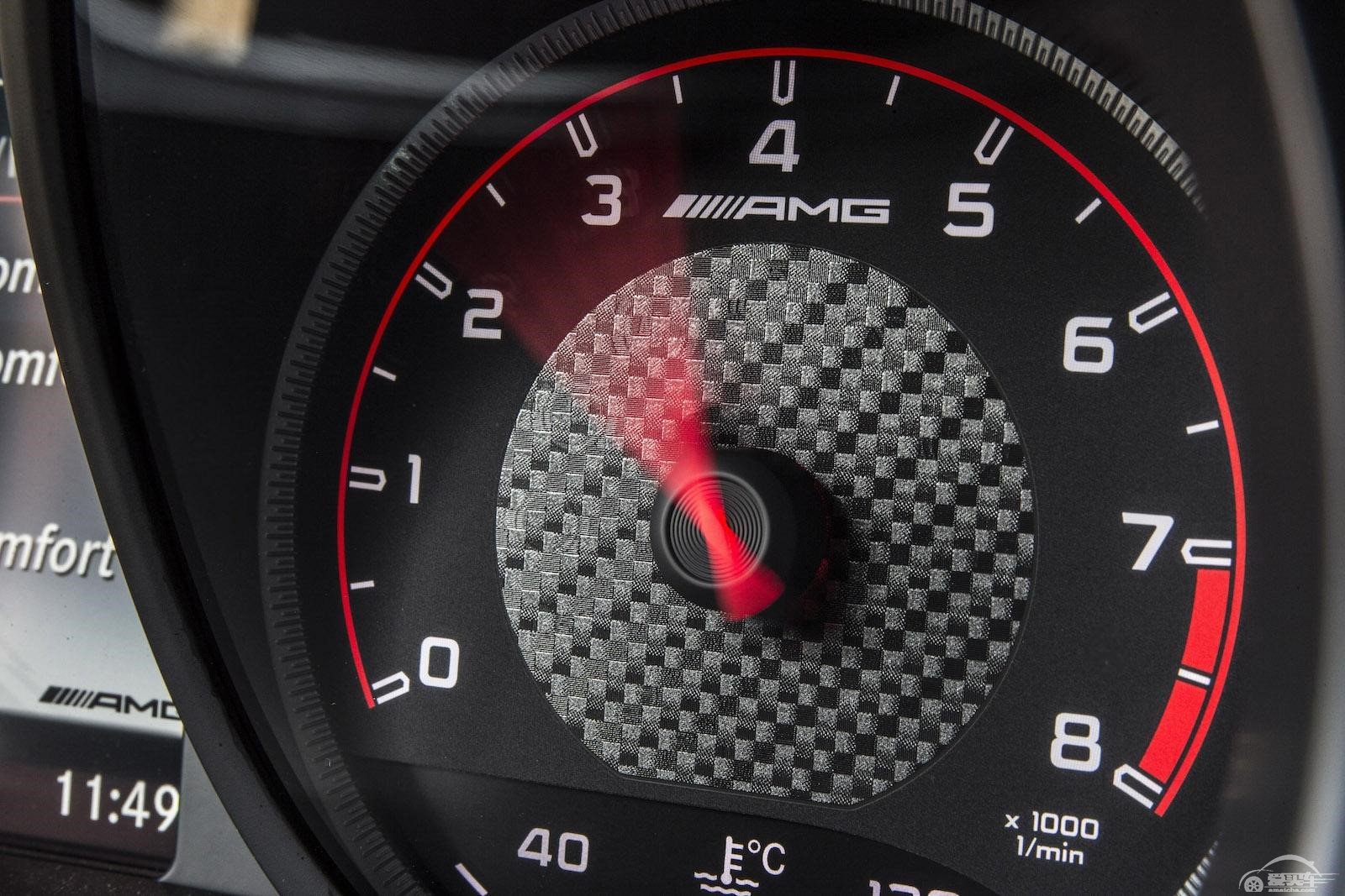 看梅赛德斯-AMG C 63轿车如何撩拨你的激情