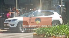  双色车身配色 Jeep新SUV海外实车曝光 